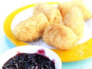 bananen nuggets mit blaubeer kompott