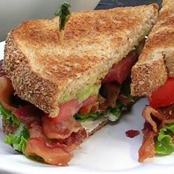 blt sandwich mit guacamole