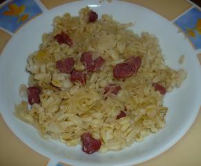 eblypfanne mit landjäger und sauerkraut