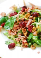 feldsalat mit walnüssen speckstreifen und cranberries