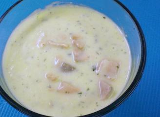 geflügelcremesuppe mit kräutern