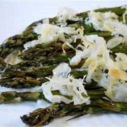 gratinierter grüner spargel mit parmesan