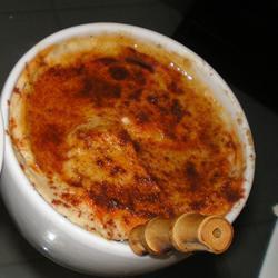 humus mit frühlingszwiebeln