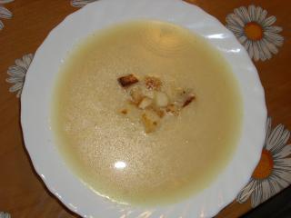 käsesuppe mit croûtons