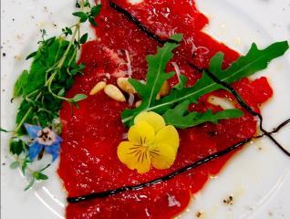 rindercarpaccio mit balsam schoko sauce