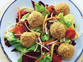 sesamknödel mit salat