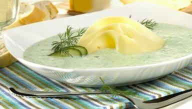 sommerliche gurkensuppe