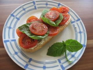 tomaten basilikum brötchen