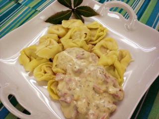 tortellini mista mit schinkensauce