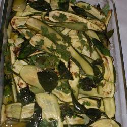 zucchini mit basilikum