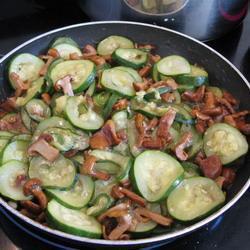 zucchini mit pfifferlingen