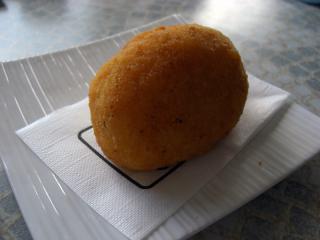 arancini gefüllte reisbällchen