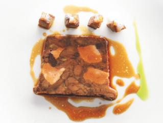 ochsenschwanzterrine mit gänseleber