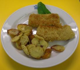 riesenfischstäbchen mit bratkartoffeln